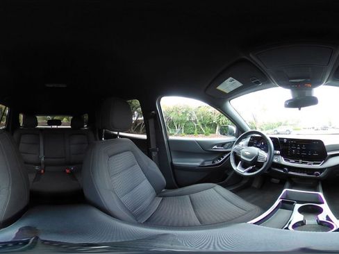 Used 2025 Chevrolet Equinox LT image 41