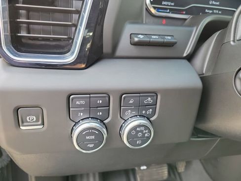 Certified 2025 GMC Sierra 1500 Denali w/ Denali Reserve Package AWD/4WD image 28