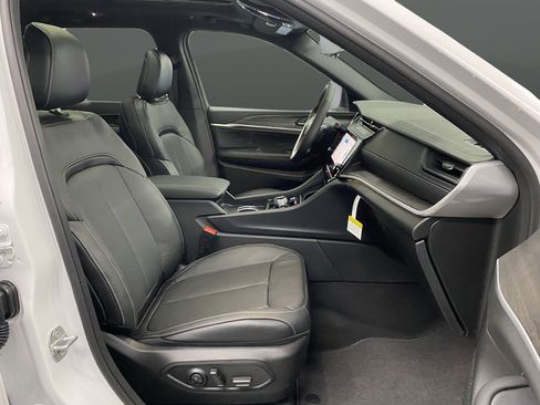New 2026 Jeep Grand Cherokee Limited AWD/4WD image 34