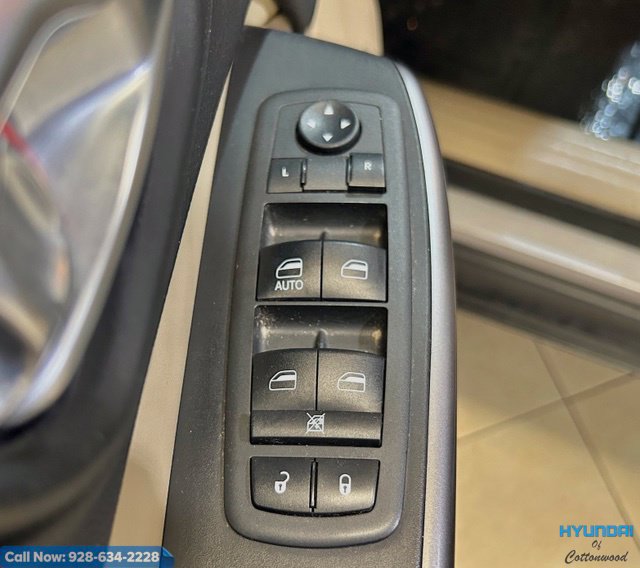 Used 2019 Jeep Cherokee Latitude w/ Popular Appearance Group FWD image 23