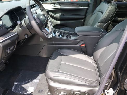 New 2026 Jeep Grand Cherokee L Limited AWD/4WD image 4