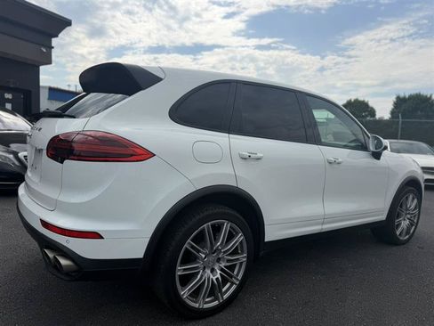 Used 2016 Porsche Cayenne S AWD/4WD image 5