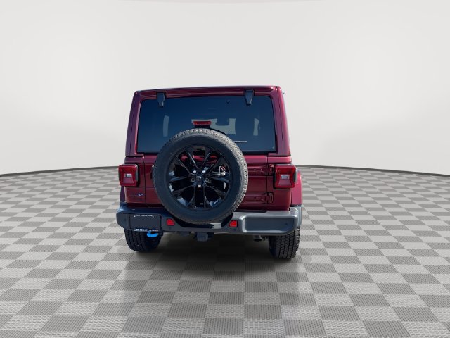 Used 2022 Jeep Wrangler Unlimited Sahara w/ Cold Weather Group AWD/4WD image 10