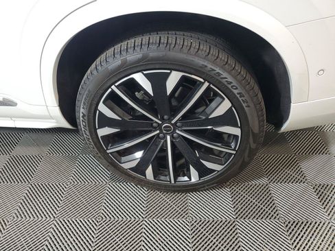 Used 2025 Volvo XC90 B6 Plus w/ Protection Package Premier AWD/4WD image 11