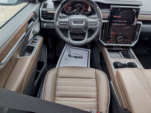 New 2026 GMC Acadia Denali Ultimate w/ LPO, Floor Liner Package AWD/4WD image 12