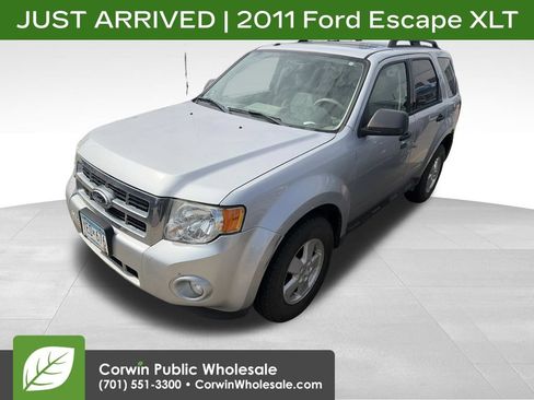 Used 2011 Ford Escape XLT w/ 202A Rapid Spec Order Code FWD image 1