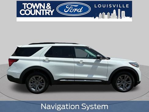 Used 2025 Ford Explorer Active w/ Active Comfort Package AWD/4WD image 2