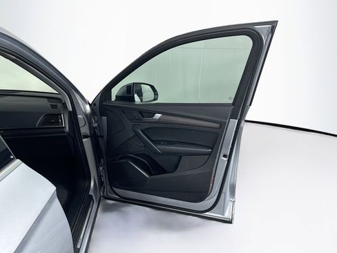 Used 2021 Audi Q5 Premium w/ Convenience Package image 34