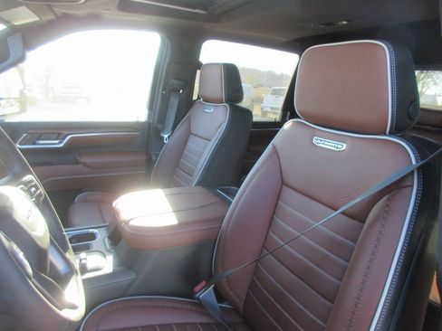 New 2026 GMC Sierra 2500 Denali Ultimate image 15