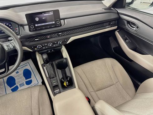 Used 2023 Honda Accord EX image 31