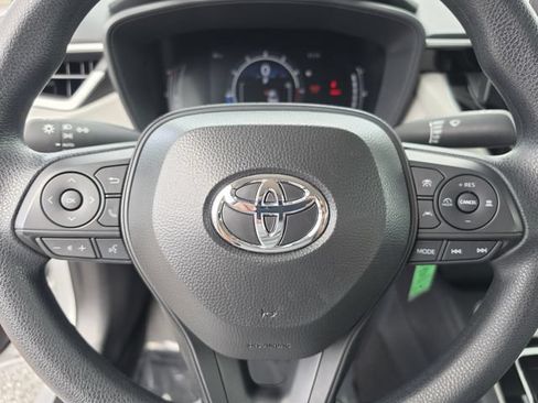 Used 2026 Toyota Corolla LE FWD image 31