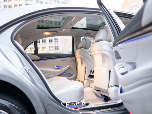 Used 2015 Mercedes-Benz S 550 Sedan w/ Sport Package w/ Sport Package image 19