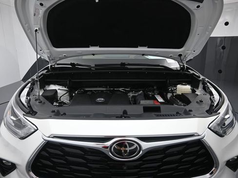 Used 2022 Toyota Highlander Platinum FWD image 30