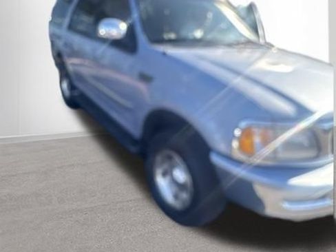 Used 1998 Ford Expedition XLT AWD/4WD image 1