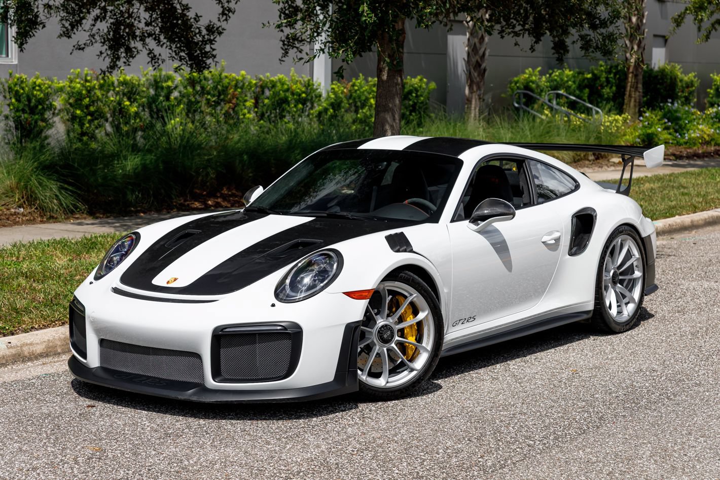 Used 2018 Porsche 911 GT2 RS w/ Weissach Package RWD image 37