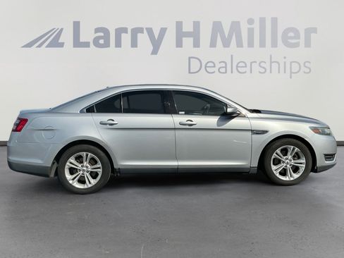 Used 2016 Ford Taurus SEL image 6
