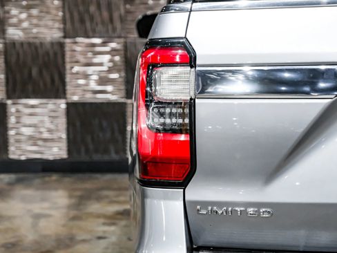 Used 2021 Ford Expedition Limited RWD image 42