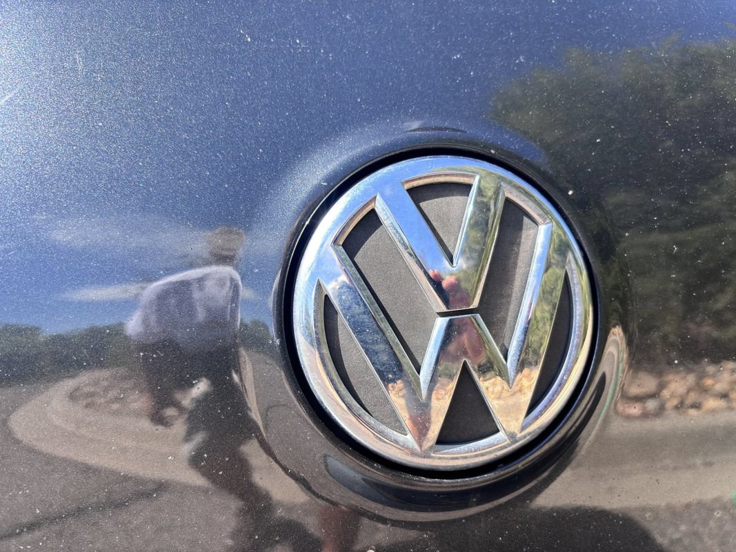 Used 2012 Volkswagen Golf 4-Door FWD image 12