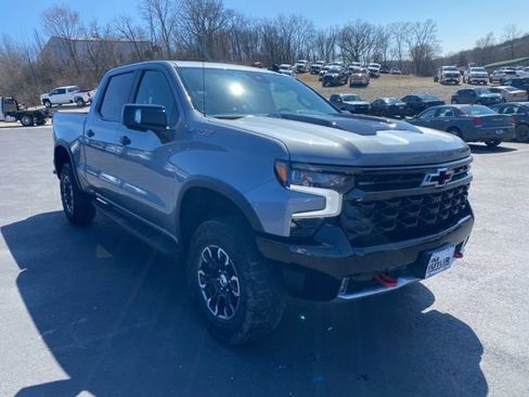 Used 2023 Chevrolet Silverado 1500 ZR2 image 4
