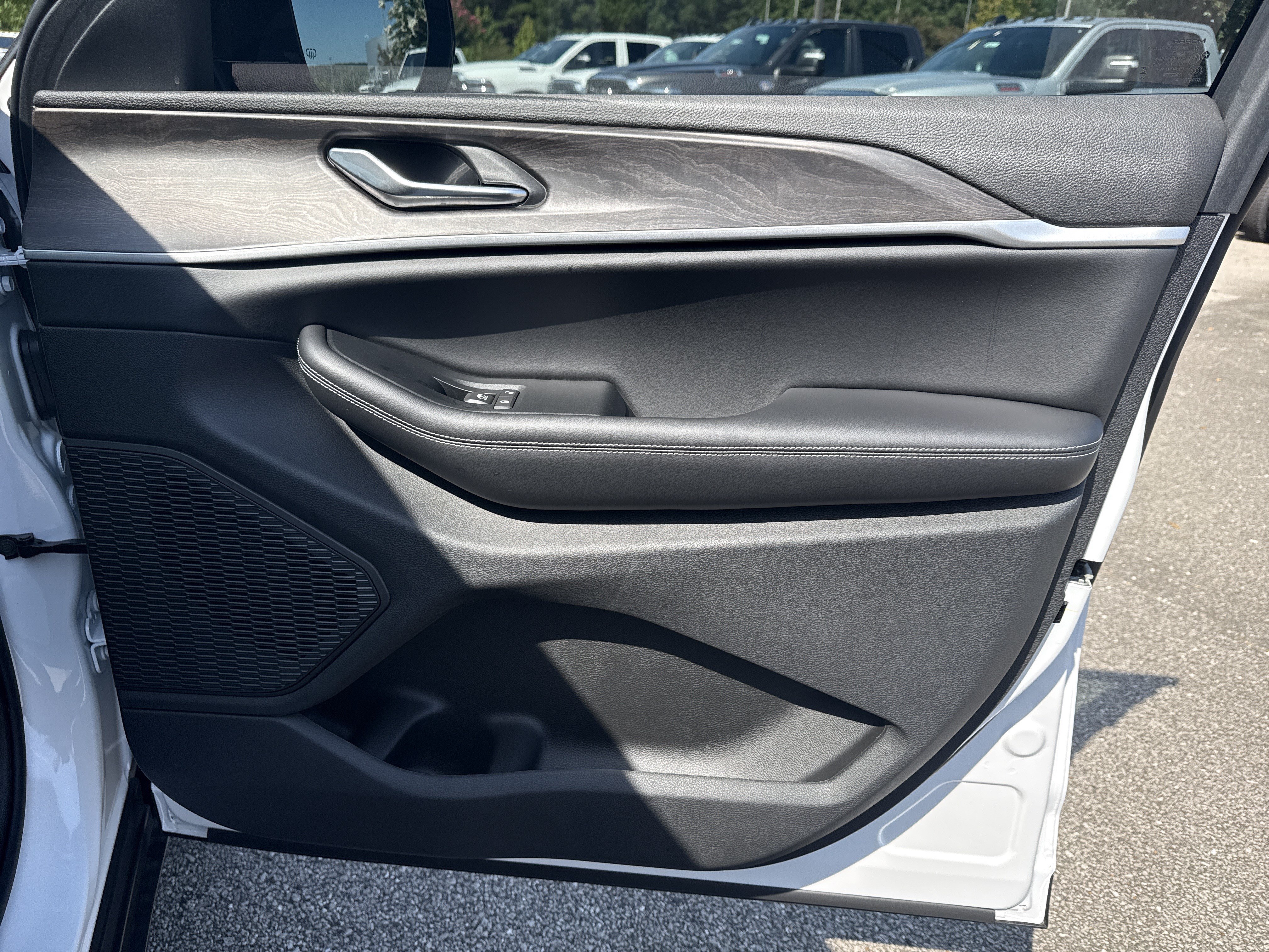 New 2026 Jeep Grand Cherokee Altitude RWD image 14