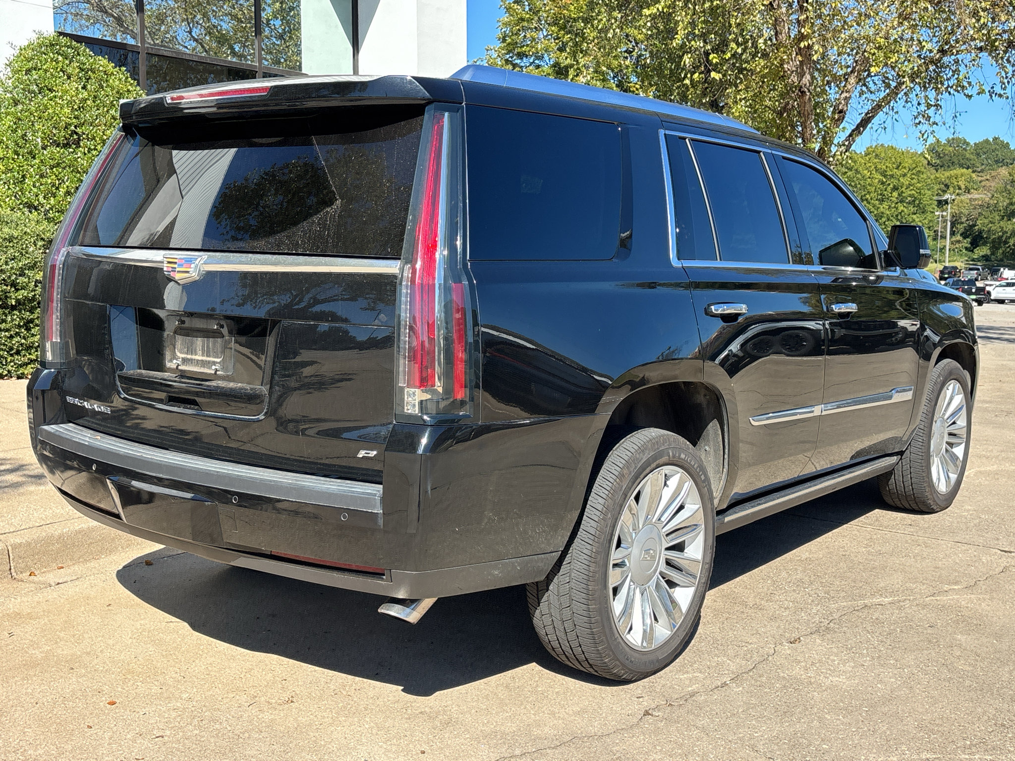 Used 2015 Cadillac Escalade Platinum AWD/4WD image 8
