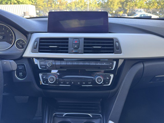 Used 2018 BMW 320i xDrive Sedan w/ Convenience Package AWD/4WD image 29