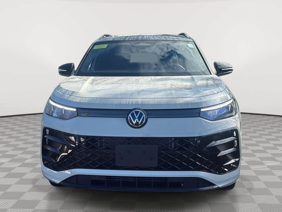 Used 2026 Volkswagen Tiguan SE R-Line AWD/4WD image 2