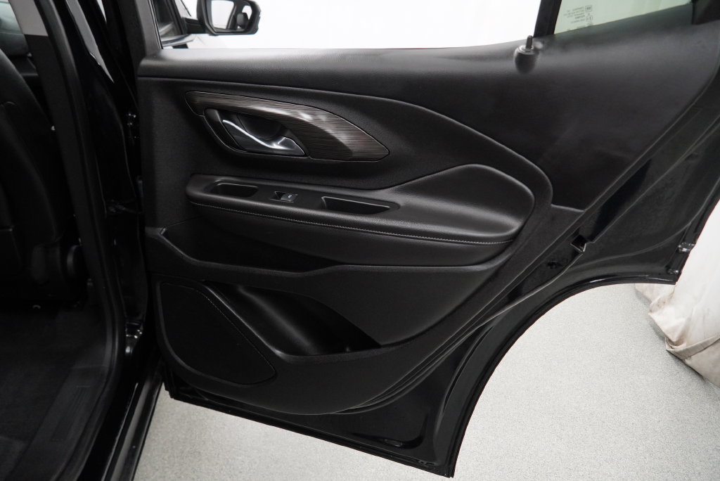 Used 2023 GMC Terrain SLT w/ LPO, Floor Liner Package FWD image 37