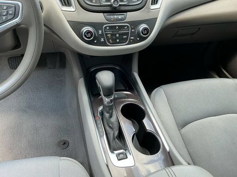 Used 2022 Chevrolet Malibu LT FWD image 12