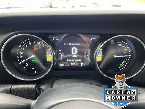 Used 2022 Jeep Wrangler Unlimited Sahara image 35