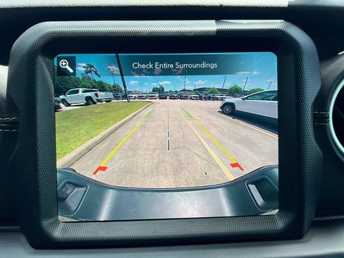 Used 2021 Jeep Gladiator Overland w/ Popular Equipment Package AWD/4WD image 21