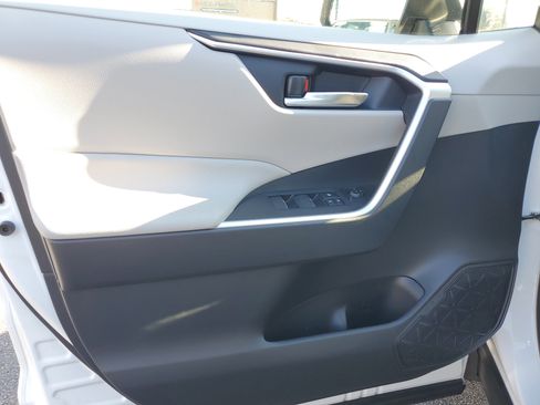 Used 2016 Toyota Highlander Limited image 21