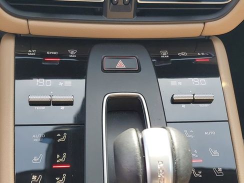 Used 2024 Porsche Macan image 20