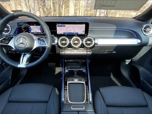 New 2026 Mercedes-Benz GLB 250 4MATIC image 5