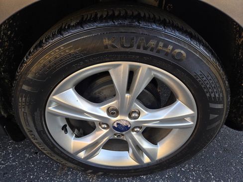 Used 2014 Ford Focus SE image 40