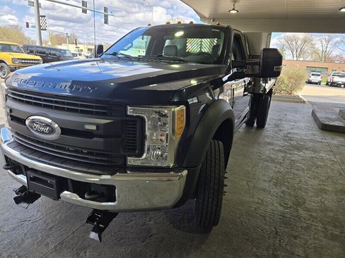 Used 2017 Ford F550 2WD Regular Cab Super Duty image 10