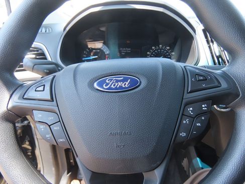 Used 2017 Ford Edge SE FWD image 27