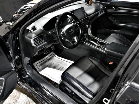 Used 2018 Honda Accord Sport image 11