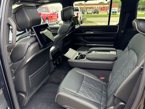 Used 2025 Jeep Grand Wagoneer L Series III w/ Rear Seat Video Group 1 image 10