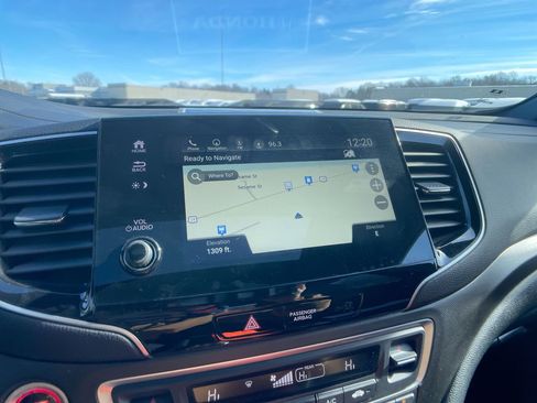 Certified 2022 Honda Passport TrailSport image 19