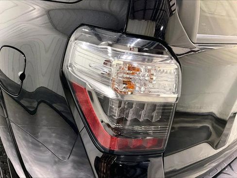 Certified 2024 Toyota 4Runner TRD Off-Road Premium AWD/4WD image 30