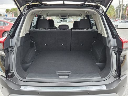 Used 2023 Nissan Rogue SV image 6