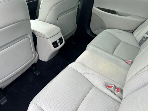 Used 2011 Lexus ES 350 image 12