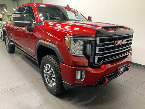 Used 2022 GMC Sierra 2500 AT4 image 2