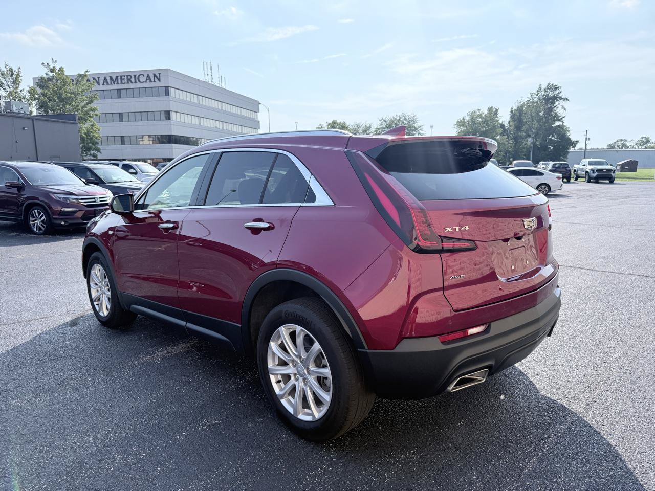 Used 2023 Cadillac XT4 Luxury w/ Cold Weather Package AWD/4WD image 3