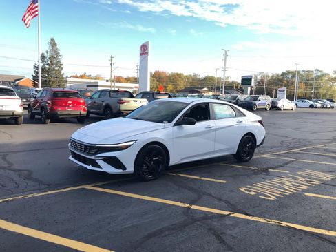 New 2026 Hyundai Elantra Sport image 4