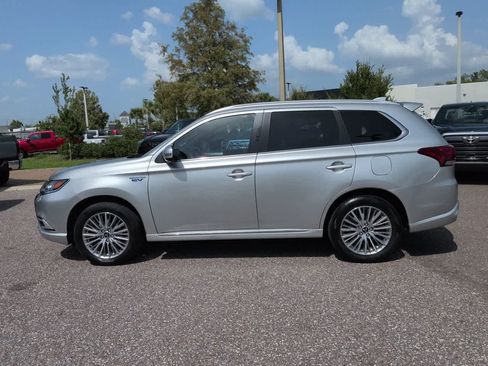 Used 2020 Mitsubishi Outlander GT AWD/4WD image 3