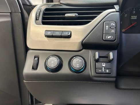 Used 2018 GMC Yukon Denali AWD/4WD image 22