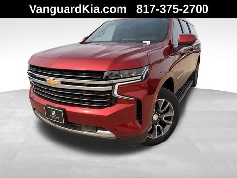Used 2023 Chevrolet Suburban LT image 1