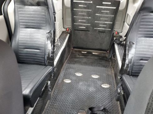 Used 2019 Dodge Grand Caravan SE image 20